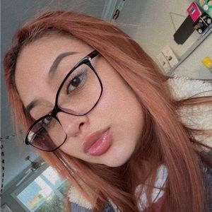 Meet your Posher, Denisse